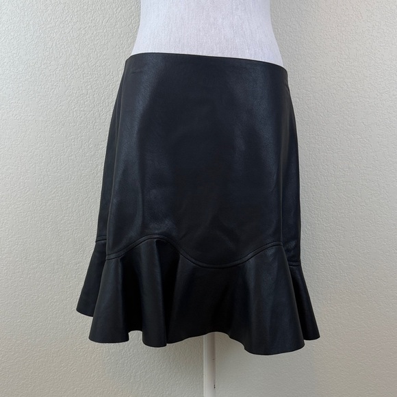 Rebecca Taylor Elegant Black Vegan Leather Ruffled Mini Skirt Size 8 - Picture 1 of 6